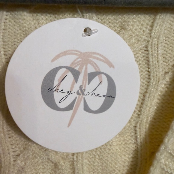 Shey and Shawn Elegant V-Neck Cable Knit Dress With Pencil Skirt - Cream, Sm - Picture 4 of 9